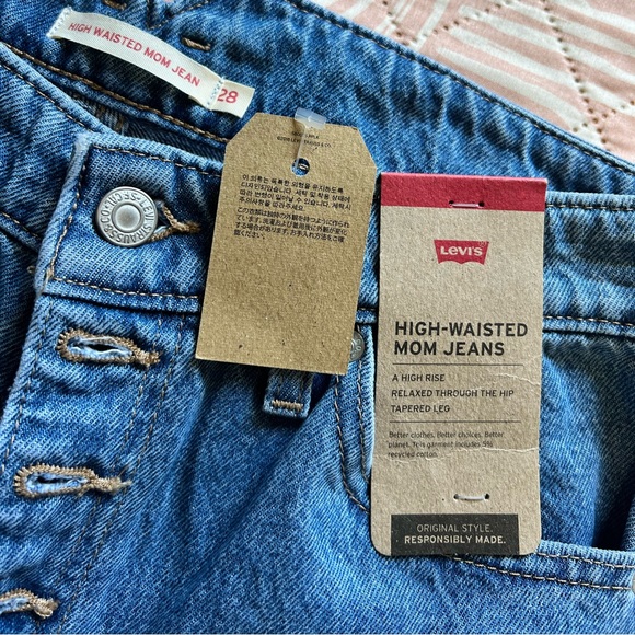 Levis mom jeans - Picture 6 of 10